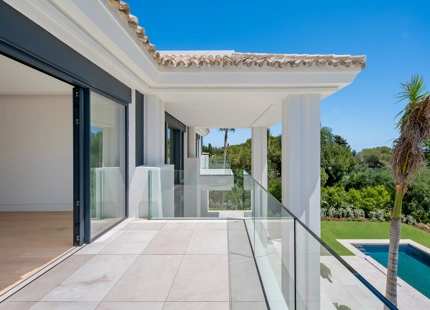 VILLA DE LUJO DE 6 DORMITORIOS CON AMPLIA PARCELA EN MARBELLA