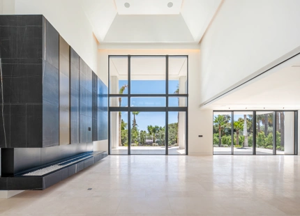 VILLA DE LUJO DE 6 DORMITORIOS CON AMPLIA PARCELA EN MARBELLA
