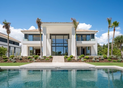 VILLA DE LUJO DE 6 DORMITORIOS CON AMPLIA PARCELA EN MARBELLA