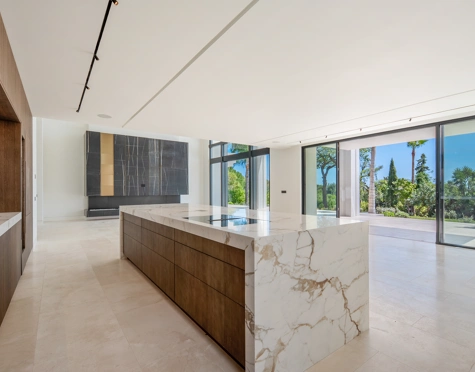 Villa for sale in Rocio de Nagüeles, Marbella Golden Mile