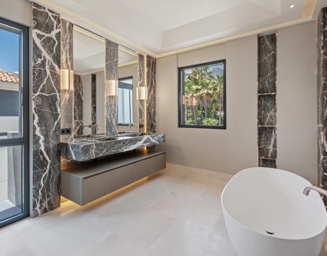 Villa for sale in Rocio de Nagüeles, Marbella Golden Mile