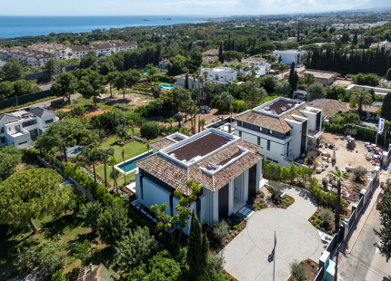 VILLA DE LUJO DE 6 DORMITORIOS CON AMPLIA PARCELA EN MARBELLA