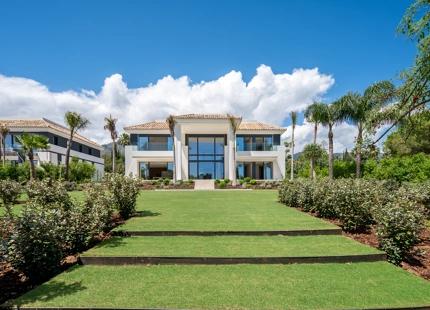 VILLA DE LUJO DE 6 DORMITORIOS CON AMPLIA PARCELA EN MARBELLA
