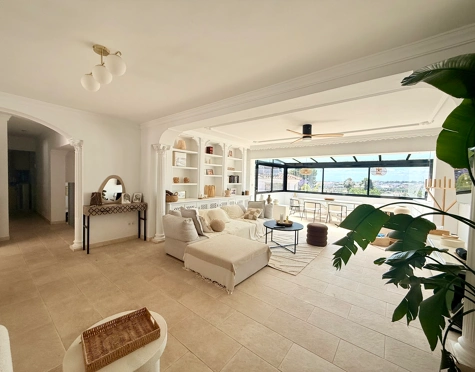 Villa for sale in Nueva Andalucia, Marbella