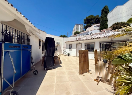 # Villa Independiente en Nueva Andalucía - Oportunidad Única
