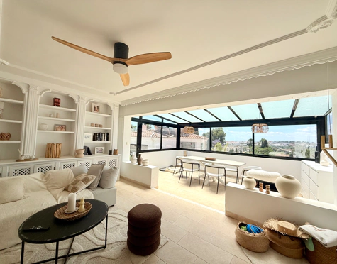 # Independent Villa in Nueva Andalucía - Unique Opportunity