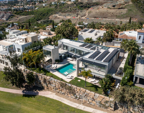 Villa en venta en La Alqueria, Benahavis