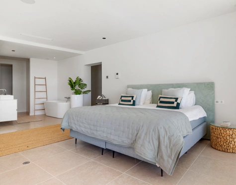 Villa en venta en La Alqueria, Benahavis