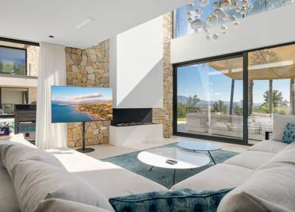 VILLA EN PRIMERA LÍNEA DE GOLF CON VISTAS AL MAR, A LA MONTAÑA Y AL CAMPO DE GOLF EN LA ALQUERÍA, BENAHAVÍS