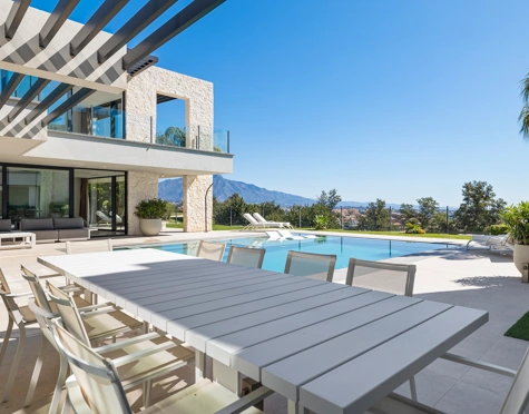 Villa en venta en La Alqueria, Benahavis