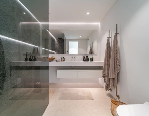 Villa for sale in El Herrojo, Benahavis