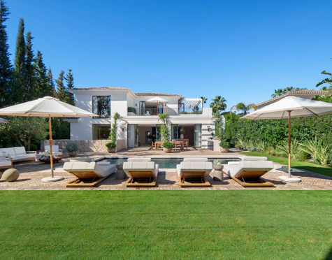 Villa en venta en Nueva Andalucia, Marbella