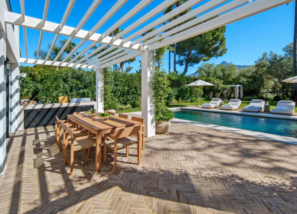 EXCEPCIONAL VILLA EN PRIMERA LÍNEA DE GOLF DE 4 DORMITORIOS EN NUEVA ANDALUCÍA