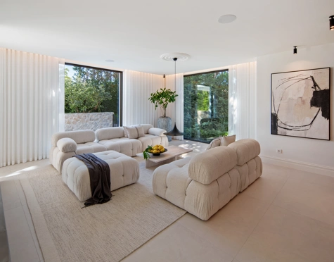 Villa en venta en Nueva Andalucia, Marbella