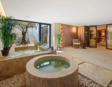 Villa en venta en Nueva Andalucia, Marbella