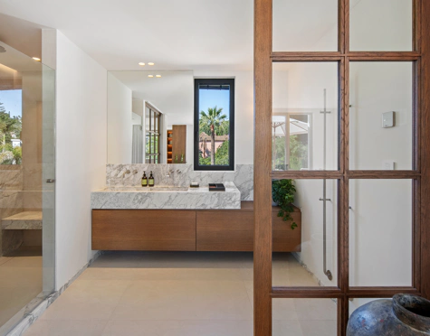 Villa en venta en Nueva Andalucia, Marbella