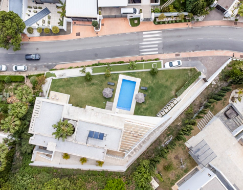 Villa for sale in La Alqueria, Benahavis