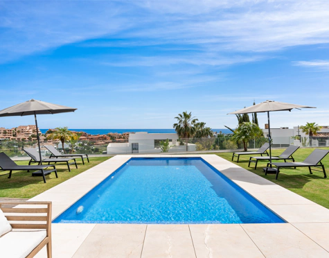Villa for sale in La Alqueria, Benahavis