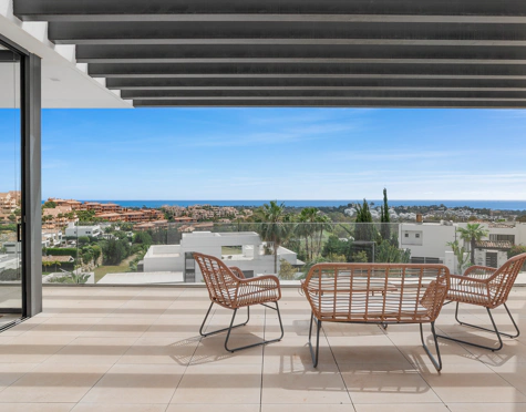 Villa for sale in La Alqueria, Benahavis