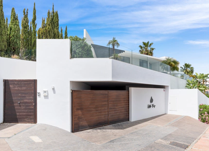 VILLA CONTEMPORÁNEA CON VISTAS IMPRESIONANTES EN LA ALQUERÍA, BENAHAVÍS