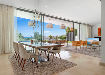 VILLA CONTEMPORÁNEA CON VISTAS IMPRESIONANTES EN LA ALQUERÍA, BENAHAVÍS