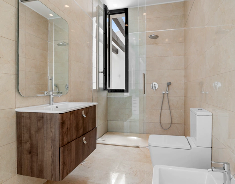 Villa for sale in La Alqueria, Benahavis