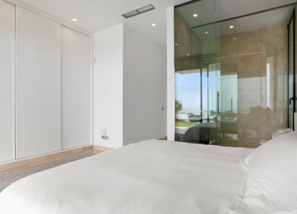 VILLA CONTEMPORÁNEA CON VISTAS IMPRESIONANTES EN LA ALQUERÍA, BENAHAVÍS