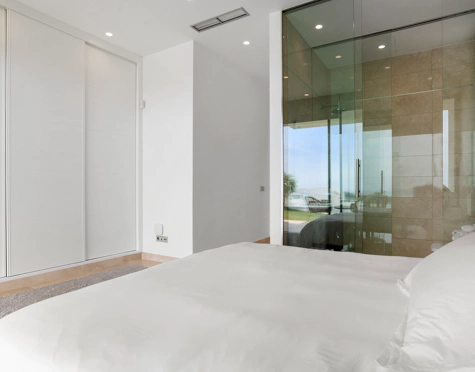 Villa for sale in La Alqueria, Benahavis
