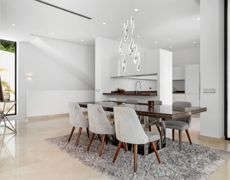 Villa for sale in La Alqueria, Benahavis