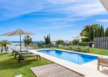 VILLA CONTEMPORÁNEA CON VISTAS IMPRESIONANTES EN LA ALQUERÍA, BENAHAVÍS