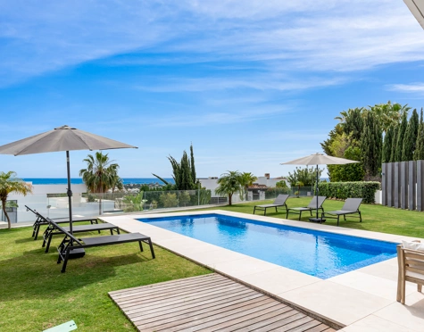 Villa for sale in La Alqueria, Benahavis