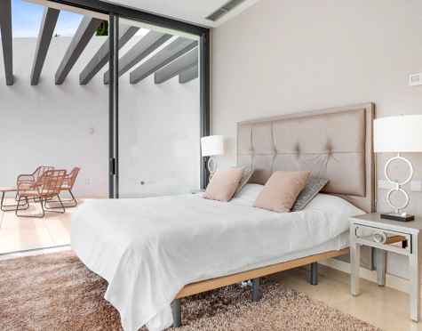 Villa for sale in La Alqueria, Benahavis