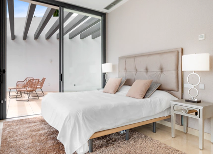VILLA CONTEMPORÁNEA CON VISTAS IMPRESIONANTES EN LA ALQUERÍA, BENAHAVÍS