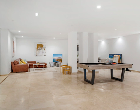 Villa for sale in La Alqueria, Benahavis