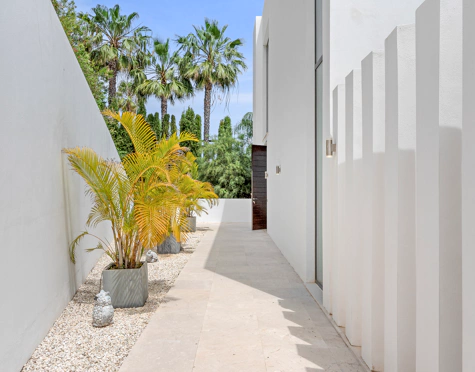 Villa for sale in La Alqueria, Benahavis
