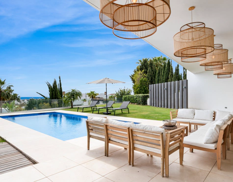 Villa for sale in La Alqueria, Benahavis