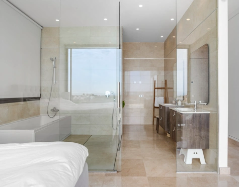 Villa for sale in La Alqueria, Benahavis