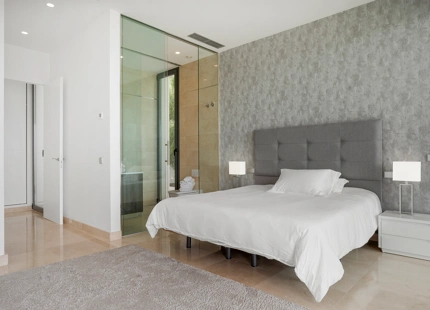 VILLA CONTEMPORÁNEA CON VISTAS IMPRESIONANTES EN LA ALQUERÍA, BENAHAVÍS