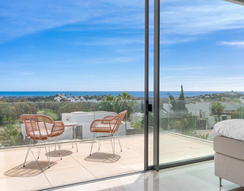 Villa for sale in La Alqueria, Benahavis