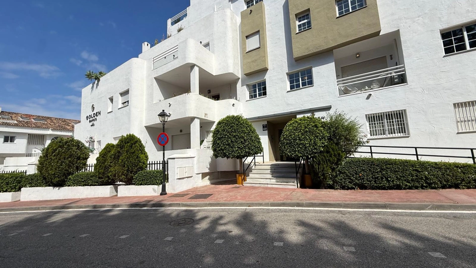 Apartamento en venta en Nueva Andalucia, Marbella