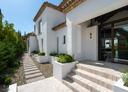 EXCEPTIONAL VILLA WITH STUNNING VIEWS AND INCREDIBLE FEATURES IN LA QUINTA, BENAHAVÍS