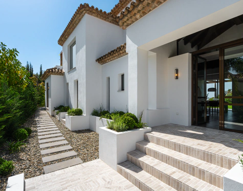 Villa en venta en El Herrojo, Benahavis
