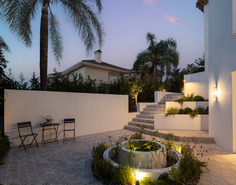 Villa en venta en El Herrojo, Benahavis