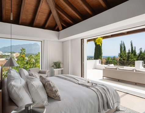Villa en venta en El Herrojo, Benahavis