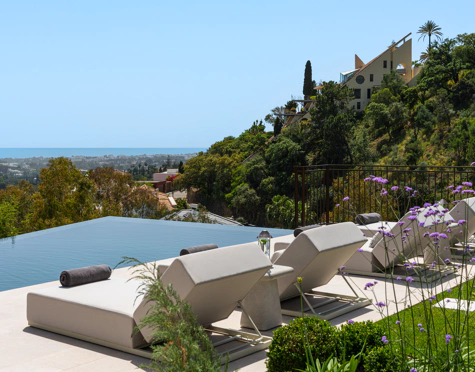 Villa en venta en El Herrojo, Benahavis