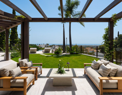Villa en venta en El Herrojo, Benahavis