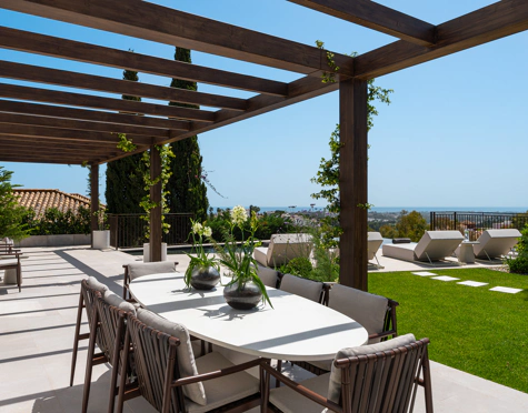 Villa en venta en El Herrojo, Benahavis