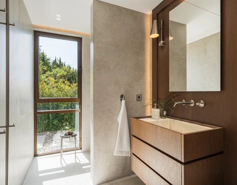 Villa en venta en El Herrojo, Benahavis