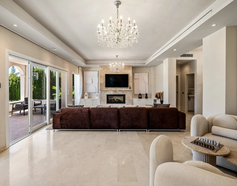Villa for sale in Nueva Andalucia, Marbella