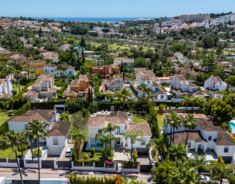 Villa for sale in Nueva Andalucia, Marbella